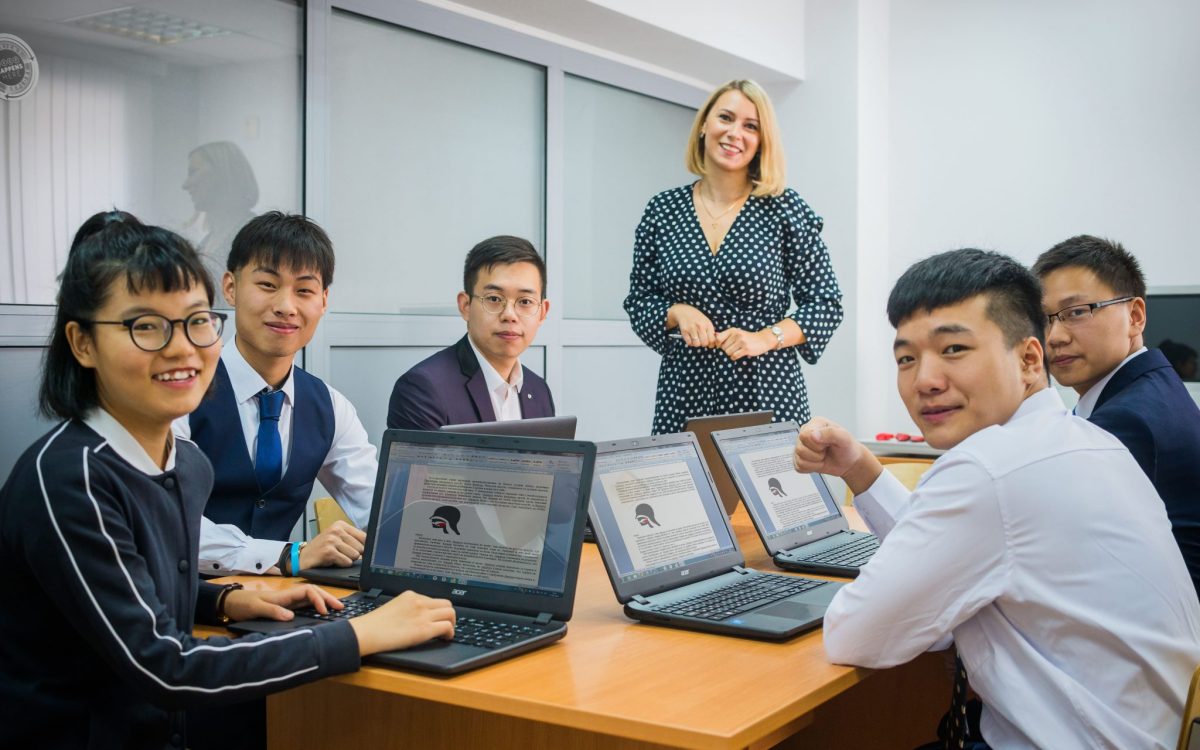 Приглашаем на программы профессиональной переподготовки в области русского языка как иностранного!